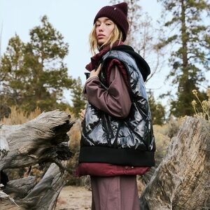 FREE PEOPLE Black In The Moment Puffer Vest S